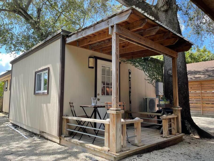 Luxurious Tiny House & Koi Garden Experience Βίλα Homestead Εξωτερικό φωτογραφία